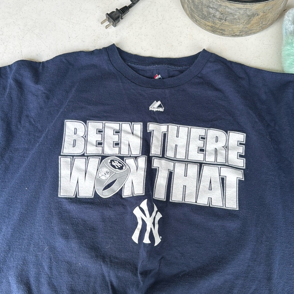 yankees tshirt